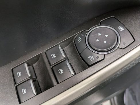 Used 2022 Ford Explorer XLT image 9