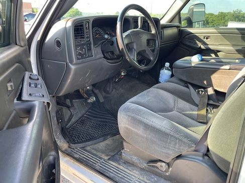 Used 2006 Chevrolet Silverado 2500 LT AWD/4WD image 5