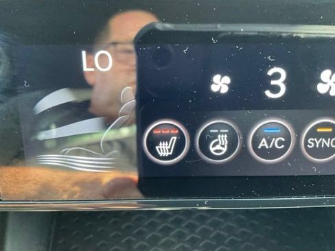Used 2025 Genesis G70 2.5T AWD/4WD image 20