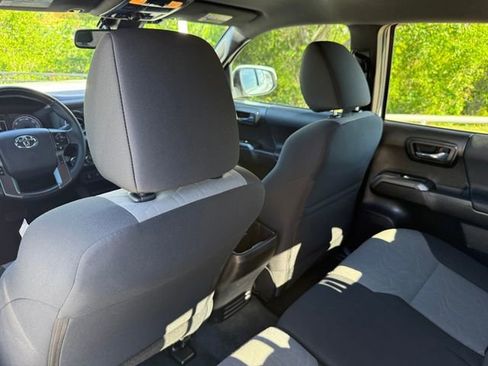 Used 2023 Toyota Tacoma TRD Off-Road w/ Technology Package AWD/4WD image 26