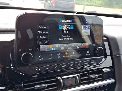 Used 2025 Nissan Pathfinder SL AWD/4WD image 19