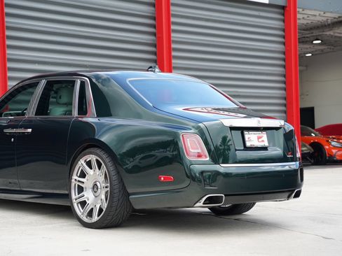 Used 2022 Rolls-Royce Phantom Sedan RWD image 22