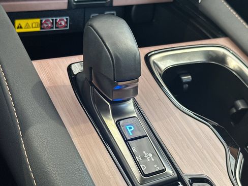 Certified 2025 Lexus RX 350 w/ Convenience Package AWD/4WD image 26