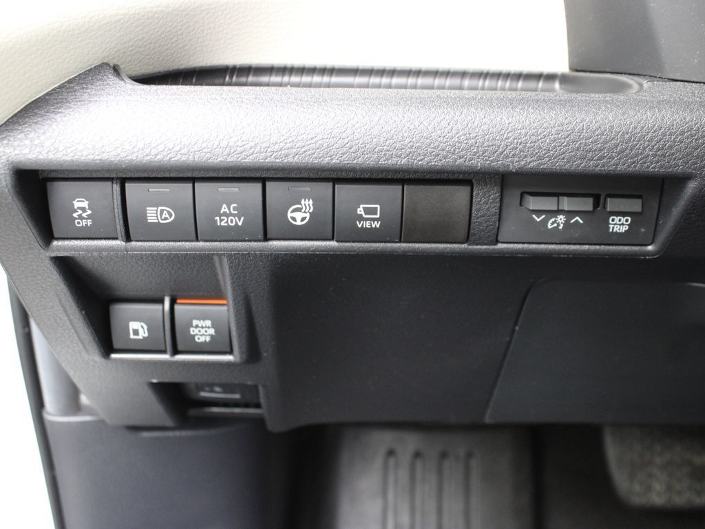 Used 2024 Toyota Sienna Limited AWD/4WD image 57