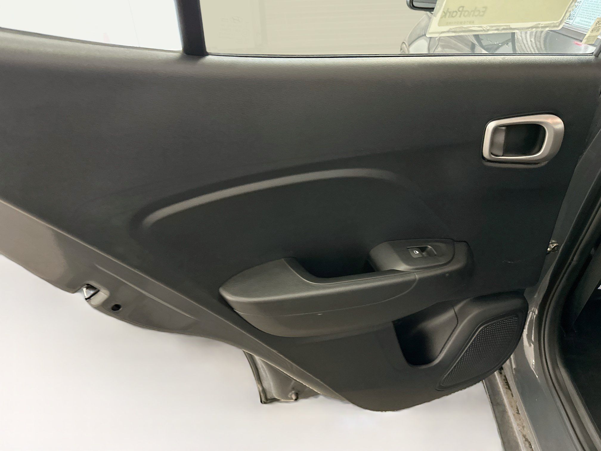Used 2025 Hyundai Venue SEL FWD image 27