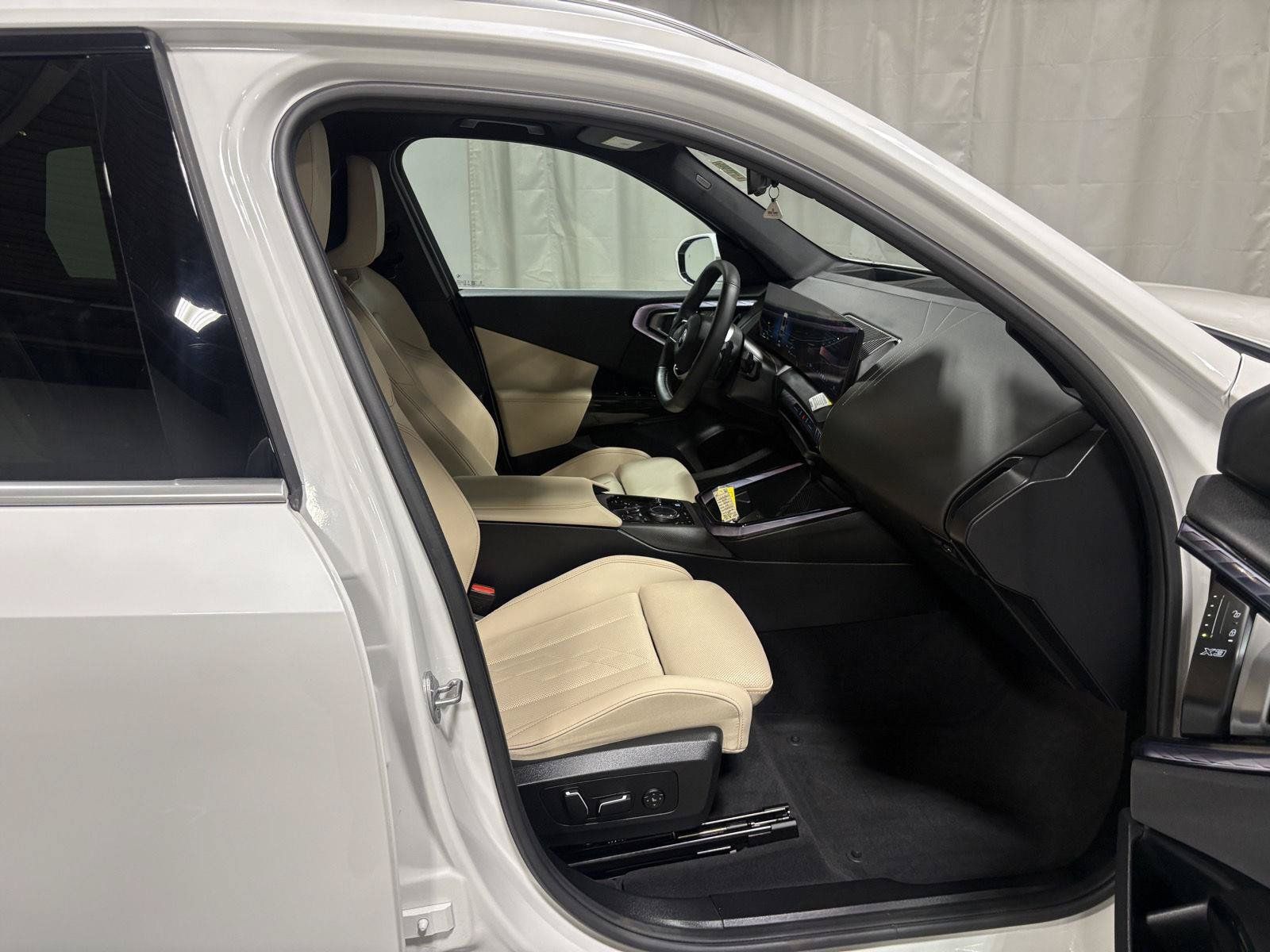 Used 2026 BMW X3 xDrive30i w/ Premium Package AWD/4WD image 8