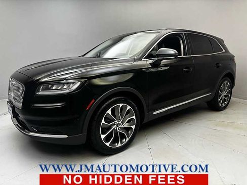 Used 2022 Lincoln Nautilus Reserve AWD/4WD image 2