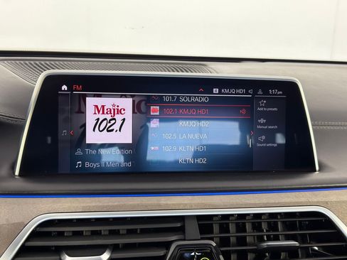 Used 2020 BMW 750i xDrive w/ Executive Package image 24