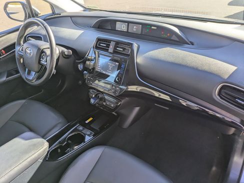 Used 2019 Toyota Prius XLE image 28