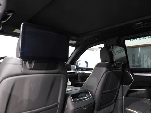 Used 2026 Cadillac Escalade ESV Luxury AWD/4WD image 76