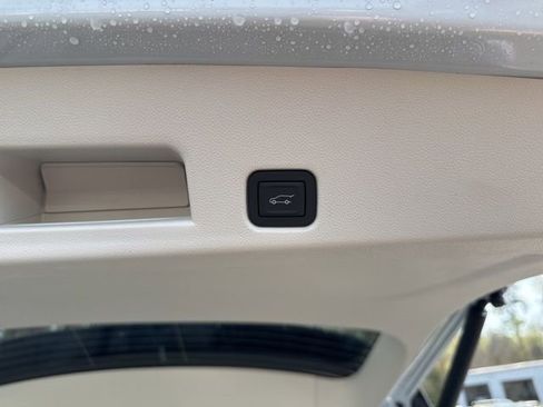 New 2026 GMC Acadia Denali w/ Super Cruise Package image 16