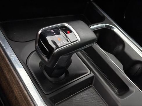 Used 2023 Chevrolet Silverado 1500 High Country w/ Technology Package AWD/4WD image 27
