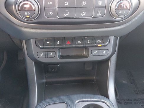 Used 2019 Chevrolet Colorado Z71 image 11