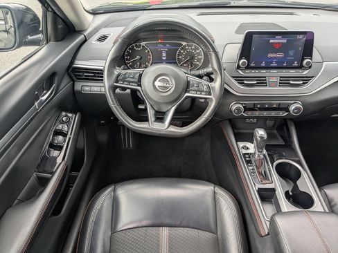 Used 2024 Nissan Altima 2.5 SR FWD image 15