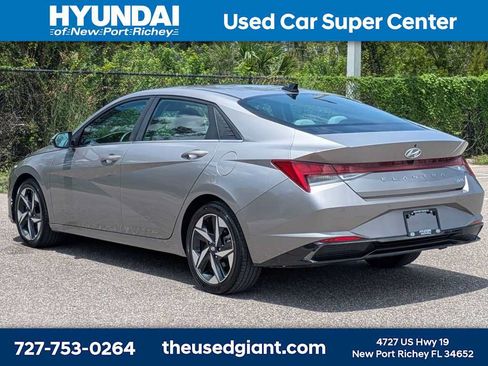 Certified 2023 Hyundai Elantra Limited w/ Cargo Package FWD image 3