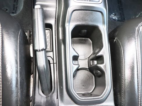 Used 2023 Jeep Wrangler Sahara image 32