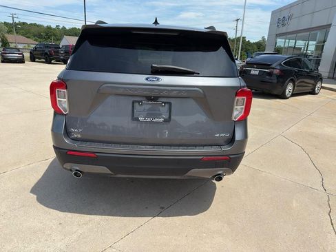 Used 2022 Ford Explorer XLT w/ Equipment Group 202A image 4