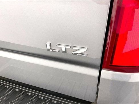 Used 2019 Chevrolet Silverado 1500 LTZ w/ LTZ Plus Package AWD/4WD image 7