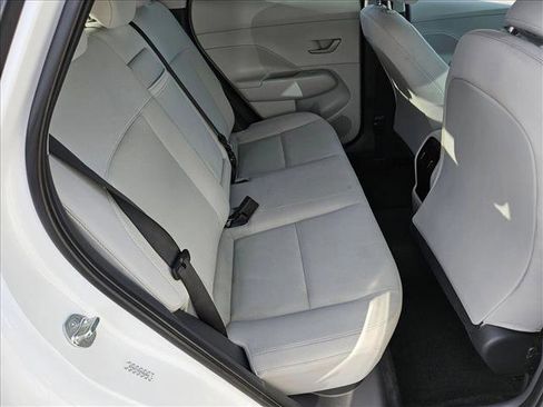 Used 2025 Hyundai Kona SEL image 18