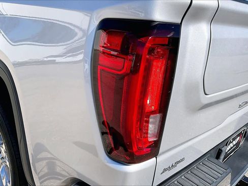 Used 2020 GMC Sierra 1500 SLT image 29