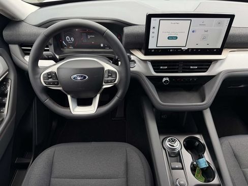New 2026 Ford Explorer Active RWD image 4
