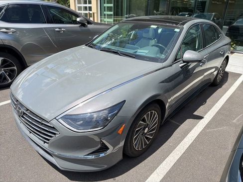 Used 2023 Hyundai Sonata Limited w/ Cargo Package FWD image 3