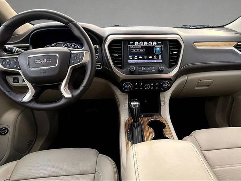 Used 2017 GMC Acadia Denali w/ Technology Package image 9