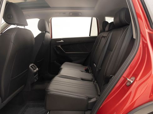 Used 2022 Volkswagen Tiguan SE w/ Panoramic Sunroof Package image 20