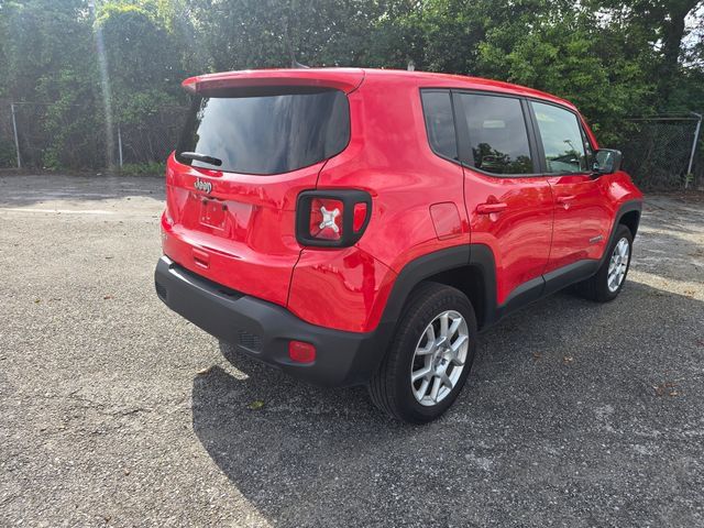 Used 2023 Jeep Renegade Latitude AWD/4WD image 4