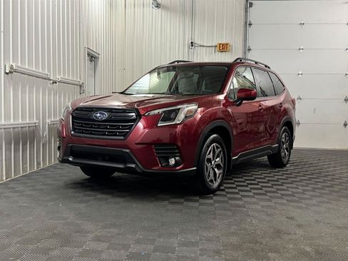 Used 2024 Subaru Forester Premium AWD/4WD image 1