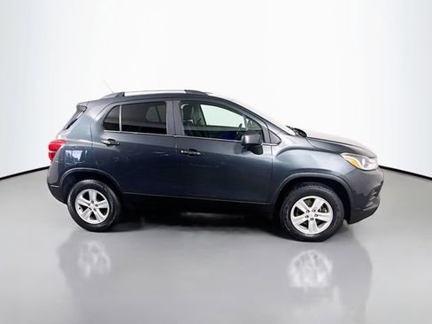 Used 2017 Chevrolet Trax LT w/ LT Convenience Package AWD/4WD image 5