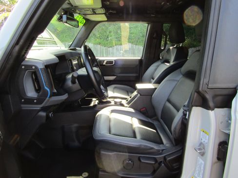 Used 2023 Ford Bronco Black Diamond AWD/4WD image 12