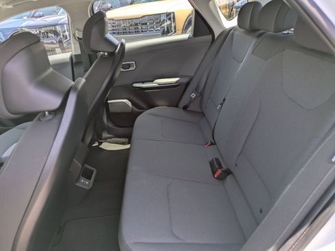 Certified 2025 Kia K4 FWD image 10