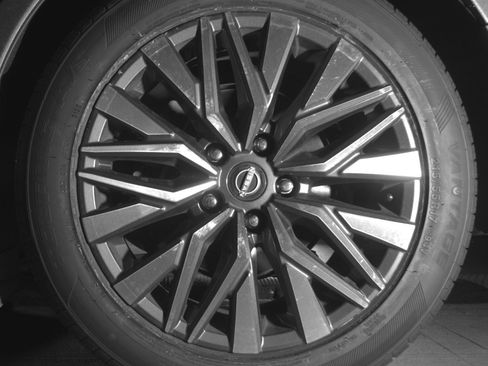 Used 2025 Nissan Altima 2.5 SV FWD image 14