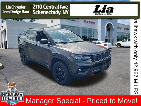 Used 2024 Jeep Compass Trailhawk AWD/4WD image 1