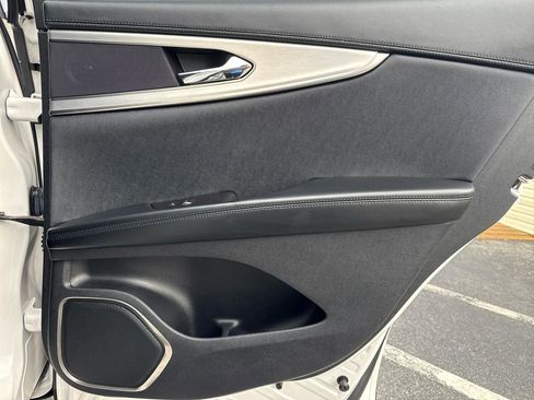 Used 2018 Lincoln MKX Premiere image 17