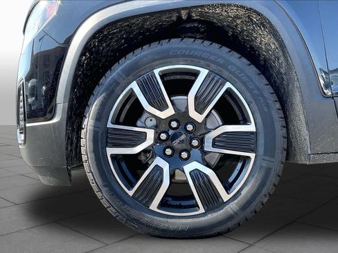 Used 2021 GMC Acadia SLT w/ Elevation Edition FWD image 11