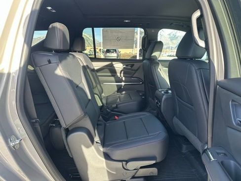 New 2026 Chevrolet Traverse Z71 w/ Enhanced Driving Package image 14