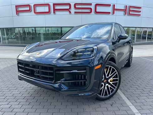 Certified 2025 Porsche Cayenne GTS image 1