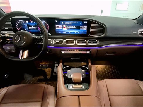 Used 2025 Mercedes-Benz GLS 450 4MATIC image 7