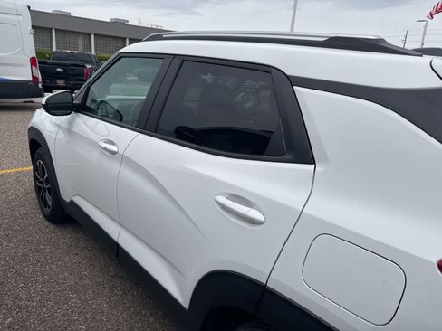 Used 2024 Chevrolet TrailBlazer LT w/ LT Cold Weather Package FWD image 14