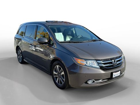Used 2015 Honda Odyssey Touring image 7