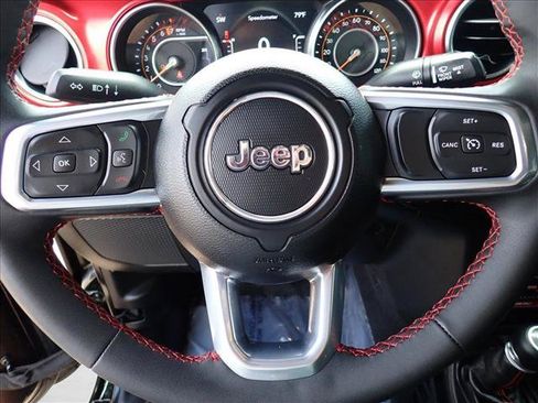 Used 2023 Jeep Gladiator Rubicon w/ LED Lighting Group AWD/4WD image 15