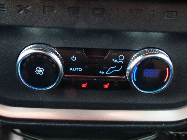 Used 2025 Ford Expedition King Ranch AWD/4WD image 23