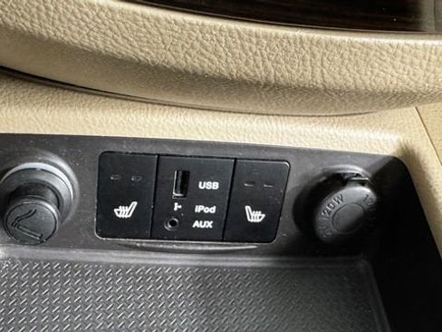 Used 2012 Hyundai Santa Fe Limited FWD image 25