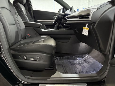 New 2025 Cadillac XT4 Premium Luxury image 45