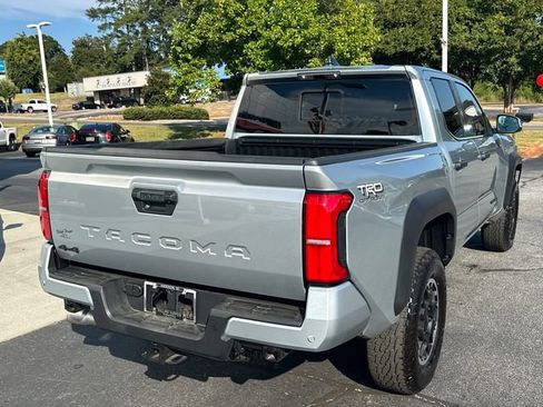 Used 2026 Toyota Tacoma TRD Off-Road w/ TRD Off Road Upgrade Package AWD/4WD image 3