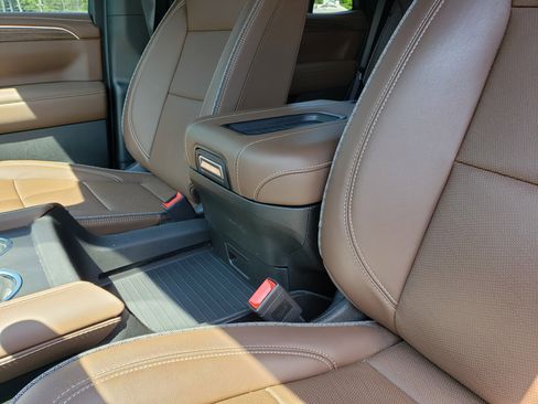 Used 2024 Chevrolet Tahoe High Country RWD image 27