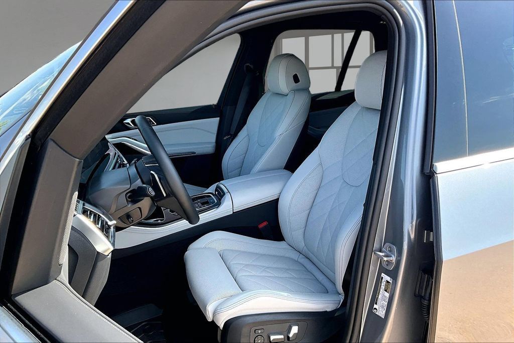 Used 2026 BMW X5 sDrive40i w/ Premium Package RWD image 25