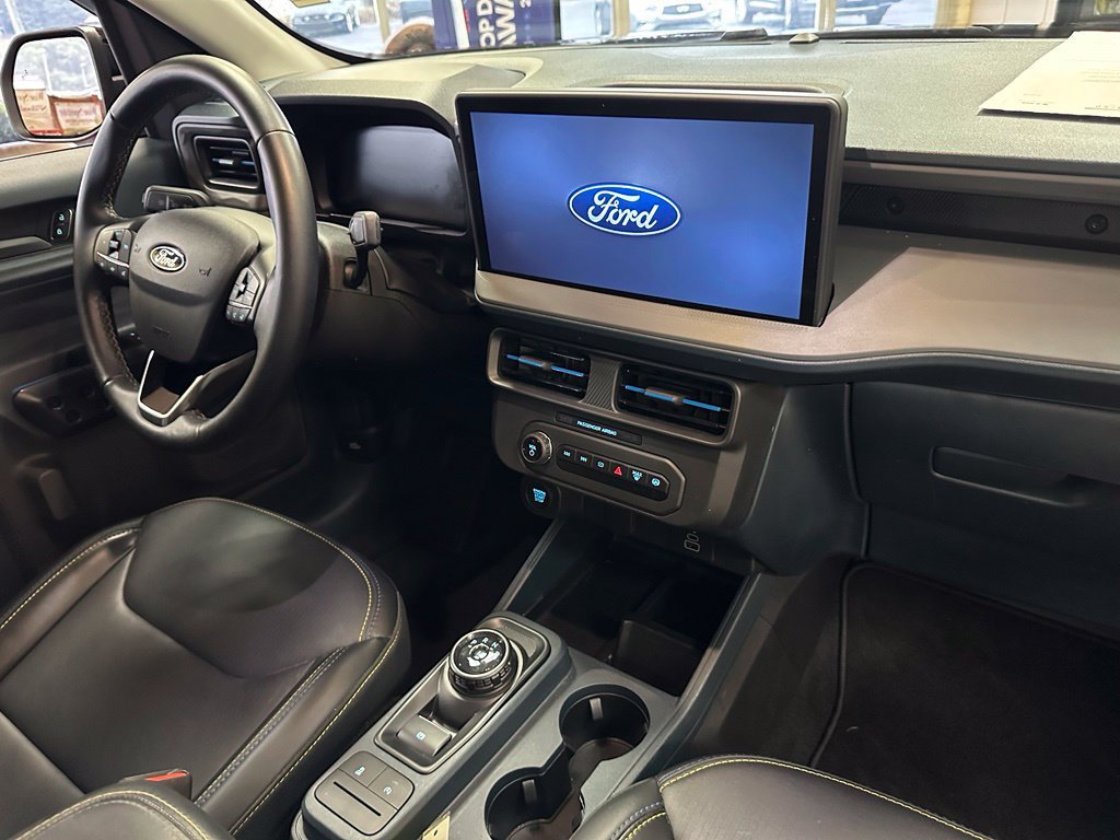 Used 2025 Ford Maverick Lobo AWD/4WD image 18